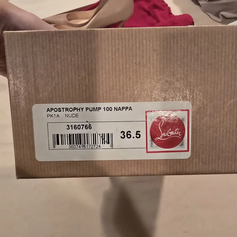 Christian Louboutin Nude Leather Pointed-Toe Pump with Red Sole - Picture 6 of 10